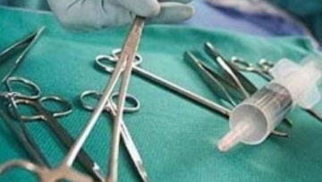 والد طفلة الـ5 سنوات يستغيث : بنتي تموت قدامي كل يوم.. ! 