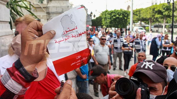 وقفة مساندة للإجراءات الرئاسية ليومي  25 جويلية و22 سبتمبر