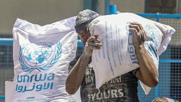 بسبب نقص الوقود.. 'الأونروا' تلوّح بوقف عملياتها في غزة