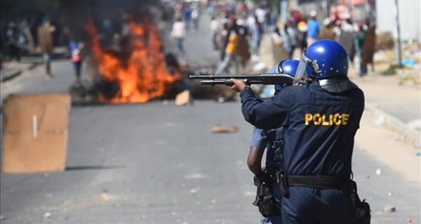 Afrique du Sud: sept criminels présumés brûlés vifs par une foule