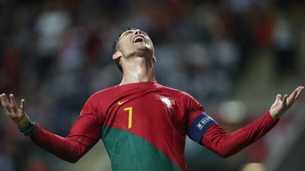 كريستيانو رونالدو: 'يا لها من رحلة.. لكننا لم ننته بعد' كريستيانو رونالدو: 'يا لها من رحلة.. لكننا لم ننته بعد'