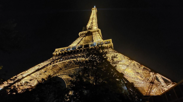 برج إيفل مغلق أمام زواره.. حتى إشعار آخر! برج إيفل مغلق أمام زواره.. حتى إشعار آخر!