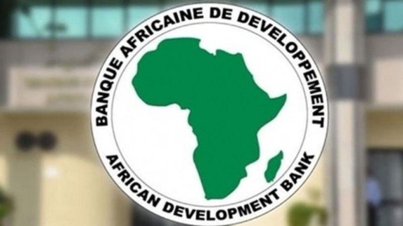البنك الأفريقي للتنمية يتوقع تضخم 2.5 في المئة مع انتعاش عائدات النفط الليبي خلال 2026