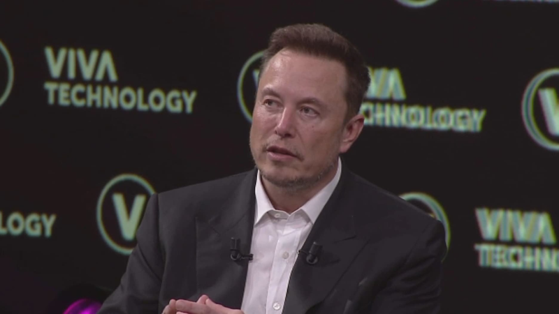 Le chatbot d'Elon Musk en  accès libre...