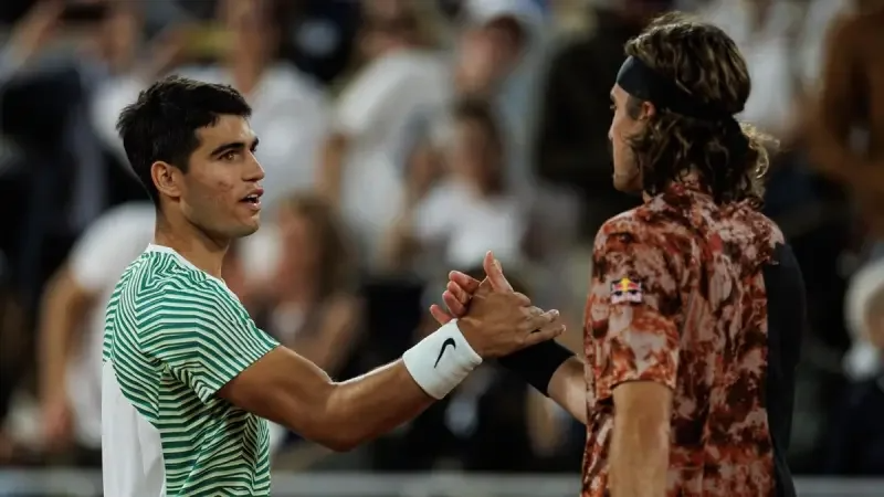 Roland Garros: Alcaraz bat Tsitsipas...Forfait de Djokovic