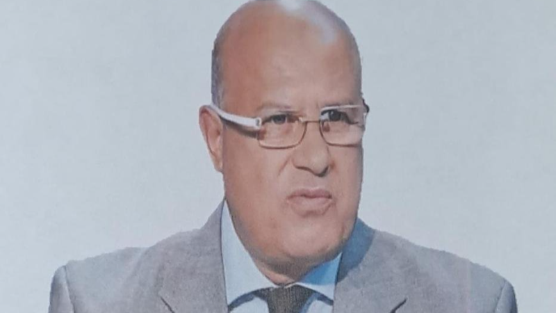 إيقاف الإعلامي عفيف الفريقي وبطاقة ...