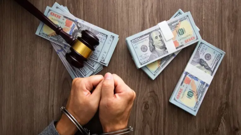 الاحتفاظ بعشرة أشخاص من أجل شبهات تكوين ...