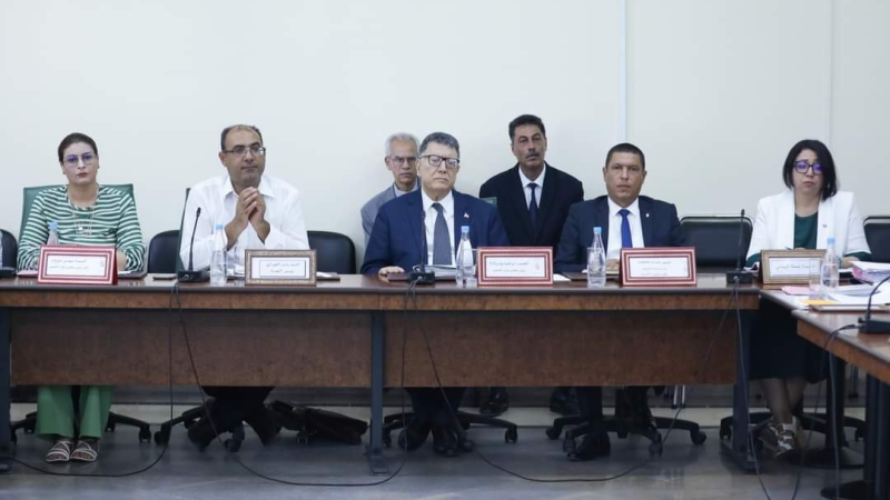 لجنة التشريع العام تنظر في مشروعيْ ...