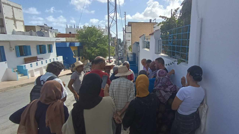 طبرقة: سكان منطقة عين مازوز يحتجون بسبب ...