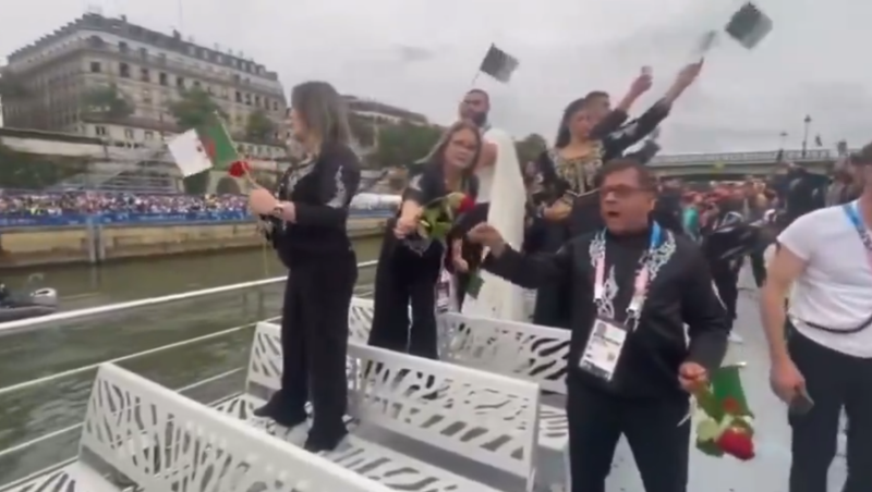 JO: Des roses à la mémoire des Algériens immergés dans la Seine
