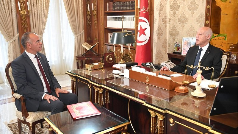 رئيس الجمهورية يدعو إلى الإسراع بعرض ...