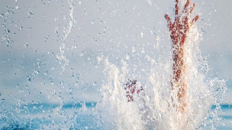 غار الملح: وفاة شقيقتين غرقا بشاطئ ...