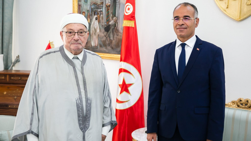 مفتي الجمهورية يطلع رئيس الحكومة على ...
