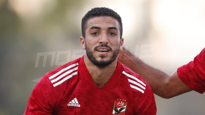 لاعب الأهلي يصل فرنسا للتوقيع مع نيس ...