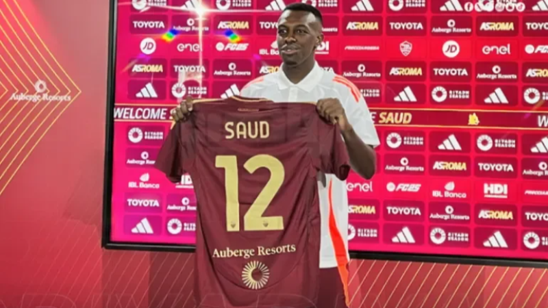 سعود عبد الحميد أول لاعب سعودي في ...