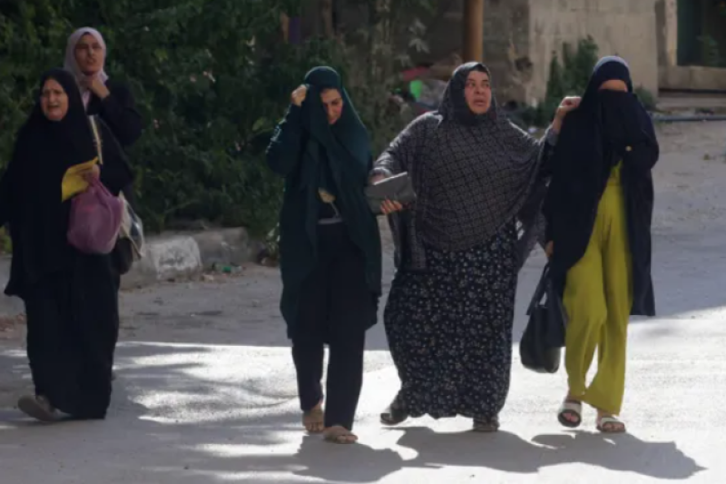 Femmes quittant le camp de Jénine