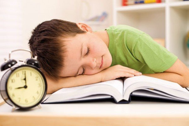 مختصّة تدعو الأولياء الى ضبط نوم الأطفال ...