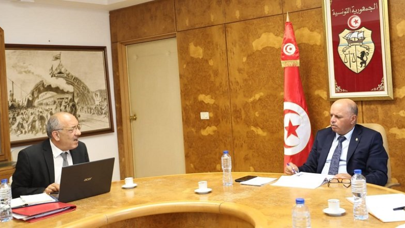 وزير النقل يوصي بتسريع إدخال الخط D بين تونس والقباعة حيز الإستغلال