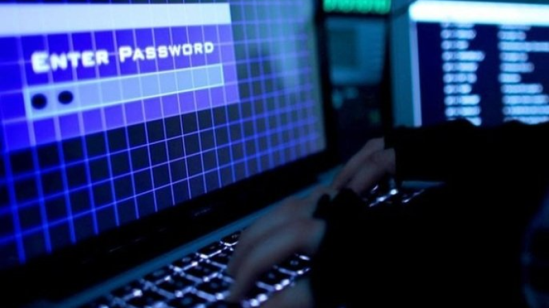 يقرصنون حسابات 'فيسبوك' ويبتزون أصحابها.. ...