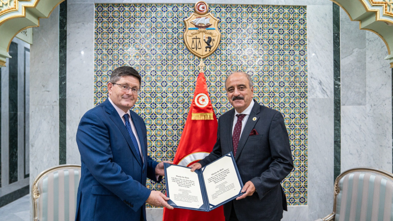 وزير الخارجية يتسلّم أوراق اعتماد سفير ...