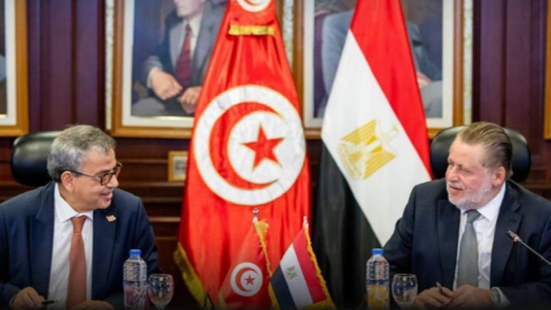 البنك المركزي التونسي ونظيره المصري ...