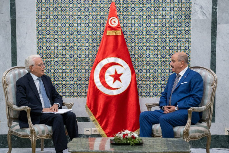 Le ministre des Affaires étrangères et Mohamed Saleh Ben Issa