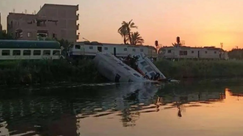 مصر: مصابون وسقوط عربتين بـ'التّرعة' في ...