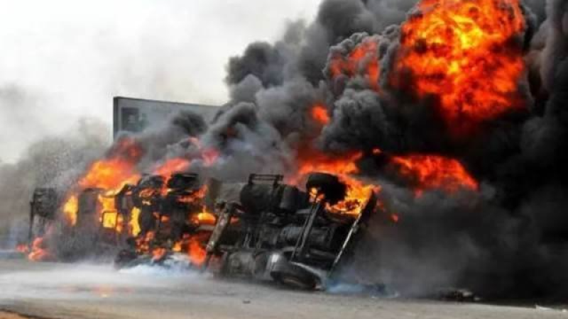 مقتل 153 شخصا في انفجار ناقلة بنزين في ...