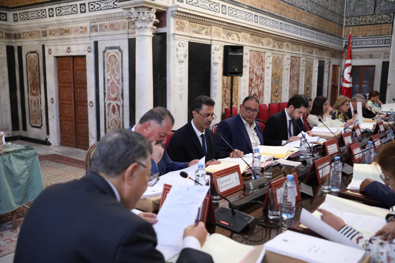 البرلمان يقرّر تكوين وفد للتنسيق مع مجلس ...