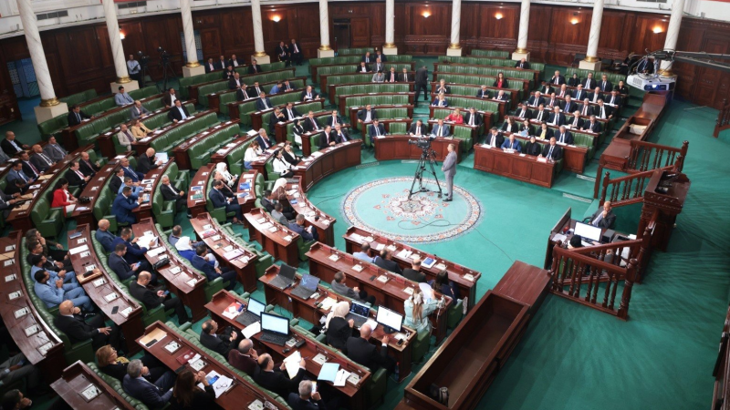 الجريدي: الإدارة التونسية لا تزال مفخّخة ...
