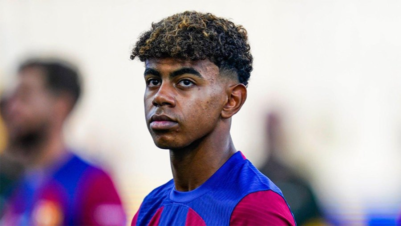 نادي برشلونة يكشف أسباب غياب لامين يامال ...