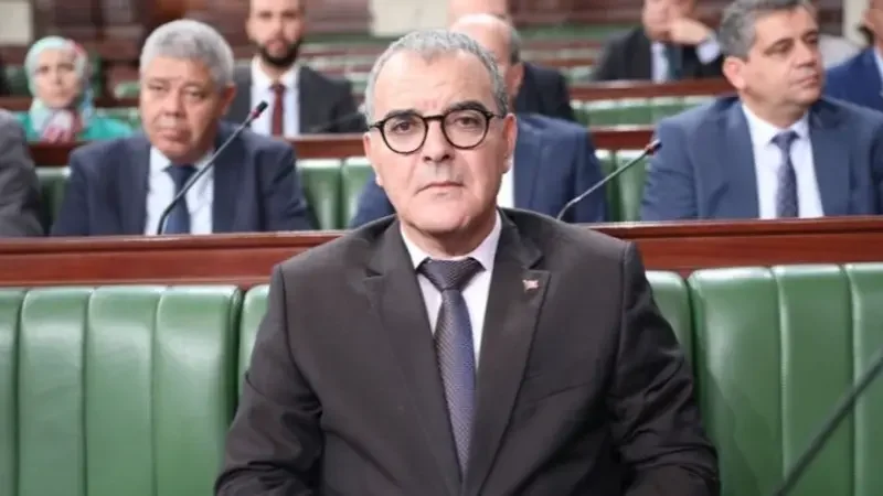 Economie : Le développement régional et sectoriel, d'abord