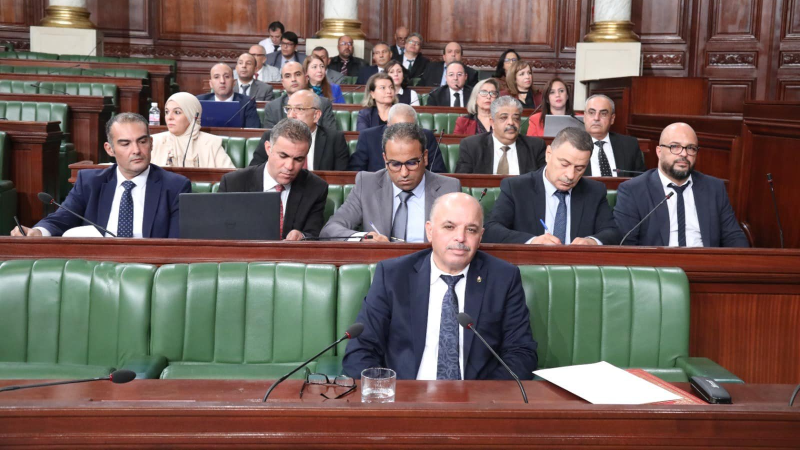 وزير النقل: ترفيع عدد حافلات 'نقل تونس' ...