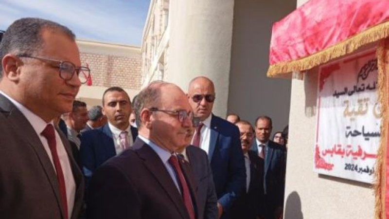 وزير السياحة يُدشن القرية الحرفية ومركز ...