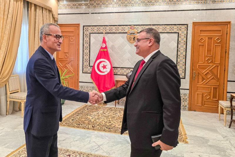 Mohamed Ben Ayed avec l'ambassadeur du Bangladesh