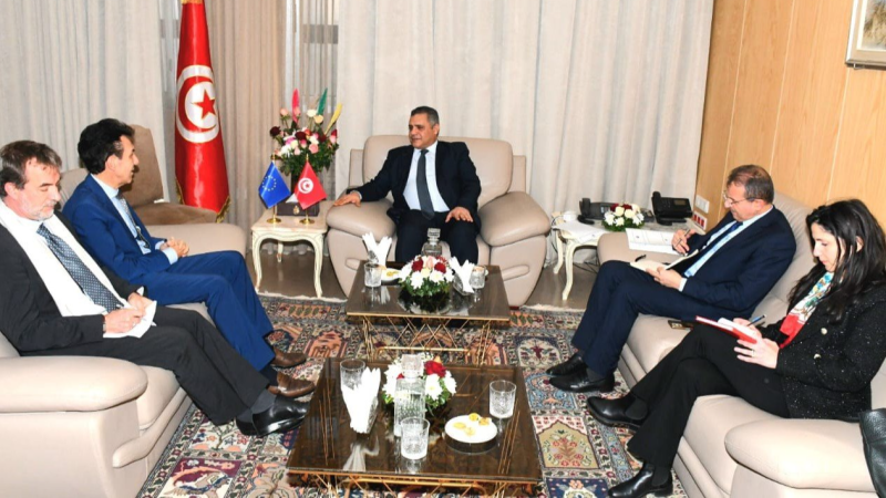 وزير الداخلية  ...