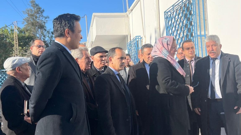 وزير التشغيل يزور مركز التكوين ومكتب ...