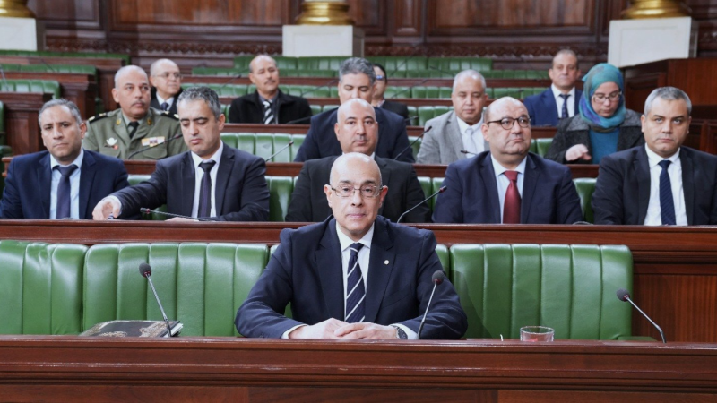 وزير الدفاع: مؤسسة فداء تقدم جرايات ...
