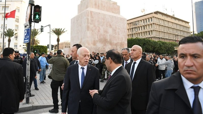 رئيس الجمهورية من وسط العاصمة: العمل ...
