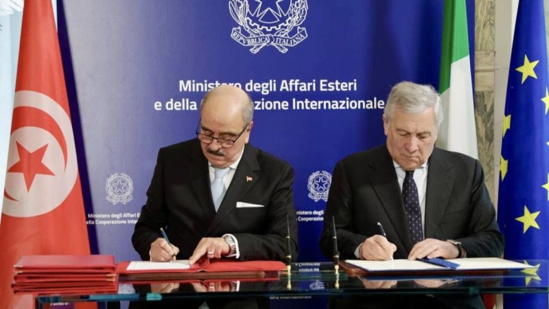 Nafti et son homologue italien