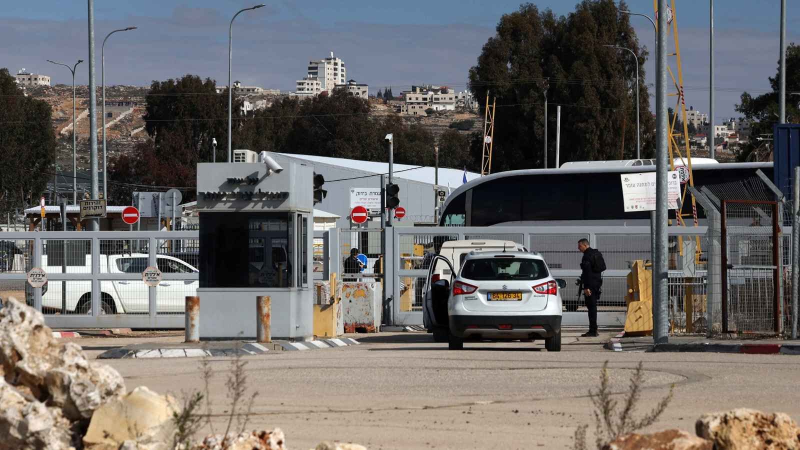 تقلّ 114 أسيرا فلسطينيا.. حافلات المحرّرين ...