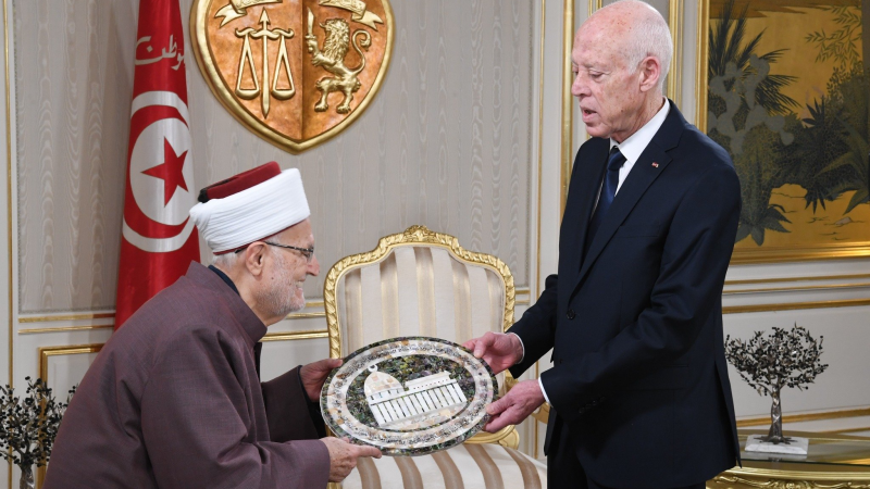 قيس سعيّد يستقبل الإمام الخطيب للمسجد الأقصى