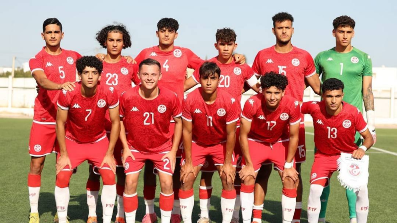 أمين النفاتي يواصل تدريب منتخب الأواسط