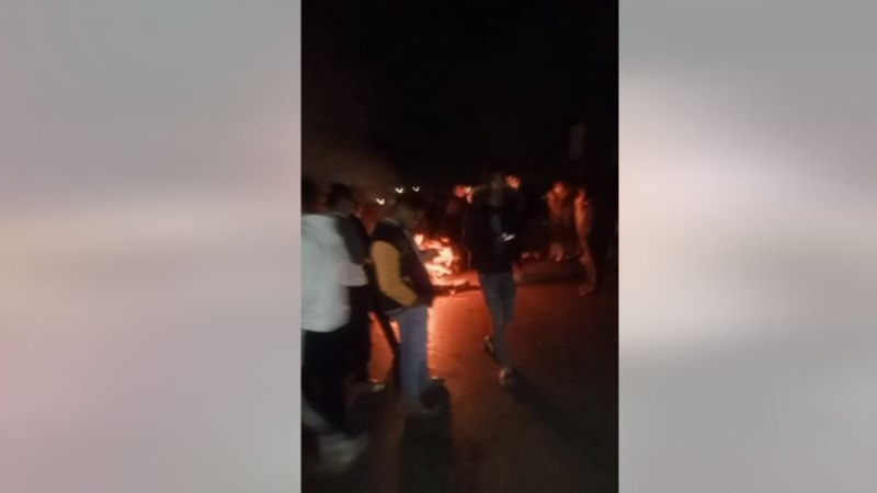 القيروان: طلبة المركب الجامعي برقادة يغلقون الطريق بعد وفاة زميلهم
