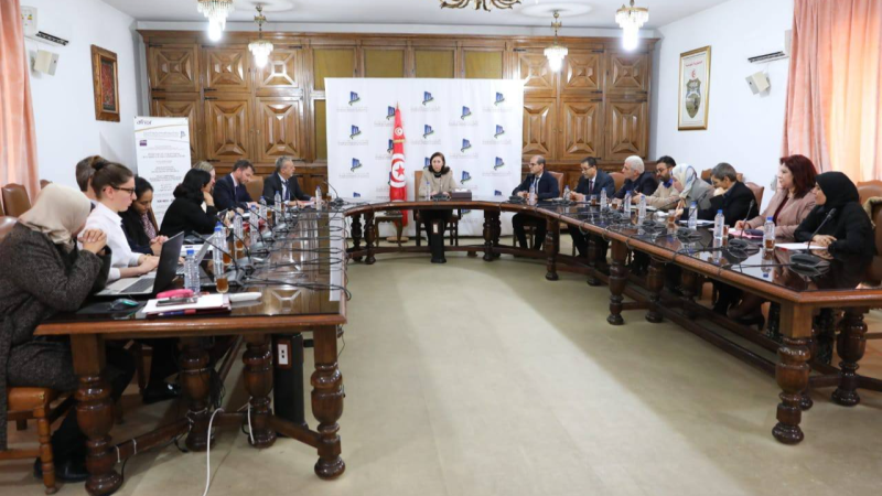 وزيرة التجهيز تستقبل ممثلين عن البنك ...