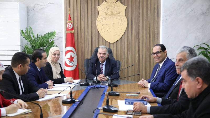 جلسة عمل بإشراف وزير الشباب والرياضة