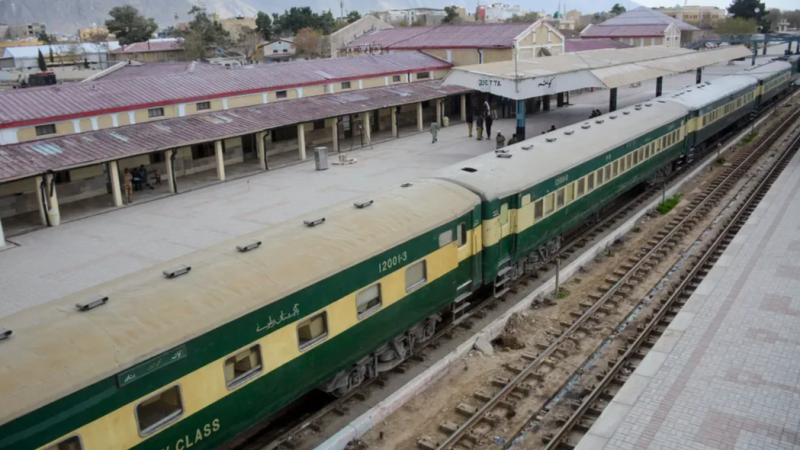 قطار جعفر إكسبريس