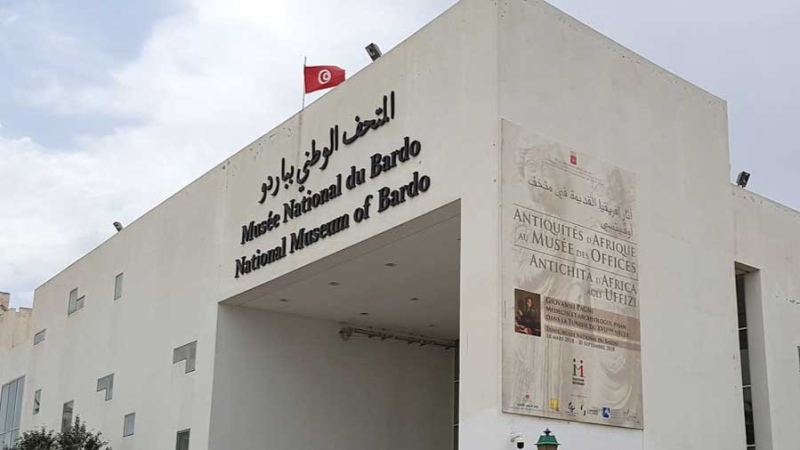 الدخول إلى المتاحف والمواقع الأثرية ...