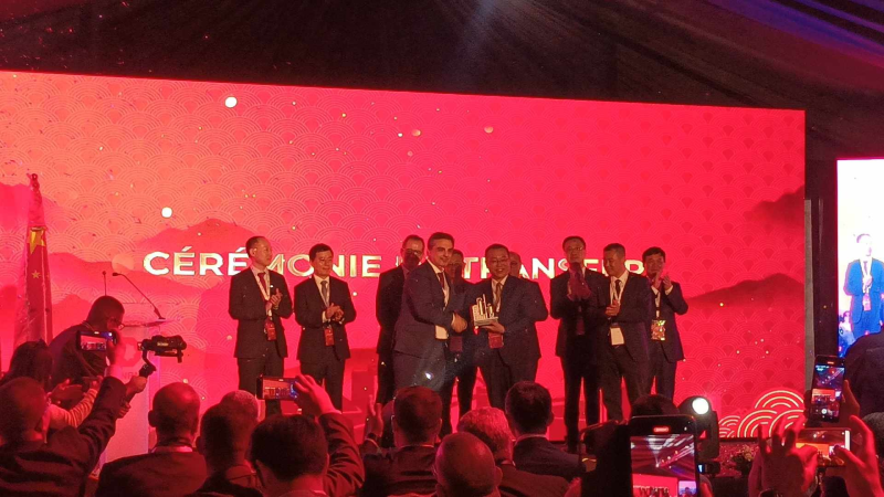 Ciment Djebel Oust passe officiellement sous pavillon chinois
