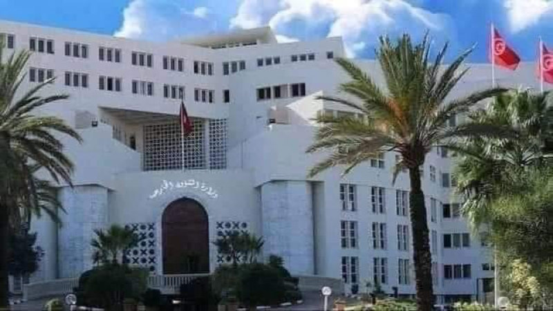 إجلاء ثلاثة تونسيين كانوا محتجزين في ...